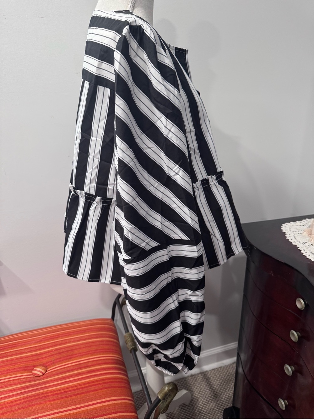 Black & White Vertical Stripe Blouse And Short Set - Picture 5 of 11